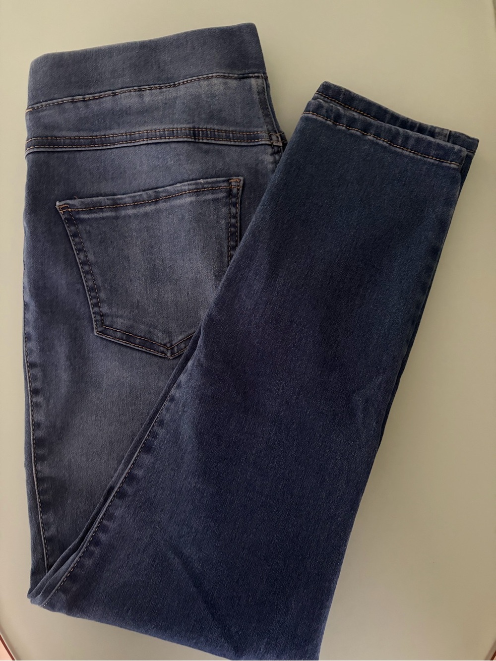 SoundStyle Lucy pull on capri Women's Jeans small